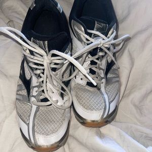 Mizuno volleyball shoes